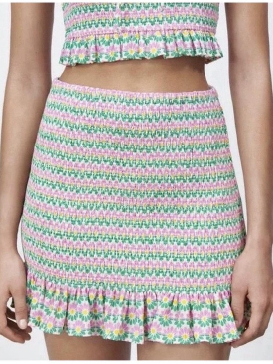 Zara Dresses & Skirts - Zara floral smocked mini skirt